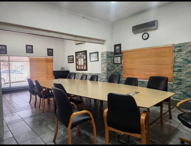 991M² OFFICE FOR SALE IN VEREENIGING CENTRAL